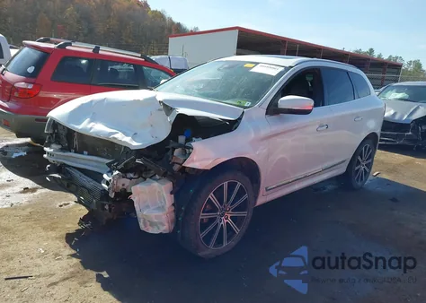 2016 Volvo Xc60 T5 Premier из США, поврежденный, VIN YV4612RK5G2837121